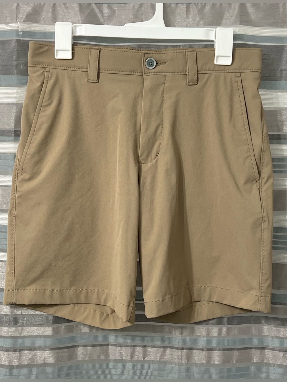 Southern Tide Men's Khaki Flat Front Performance Shorts